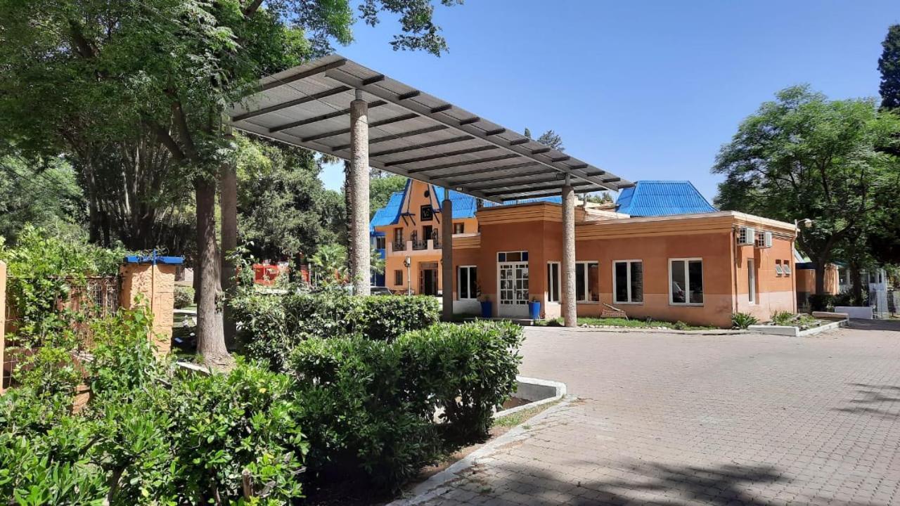 Hotel El Volcan Exterior photo